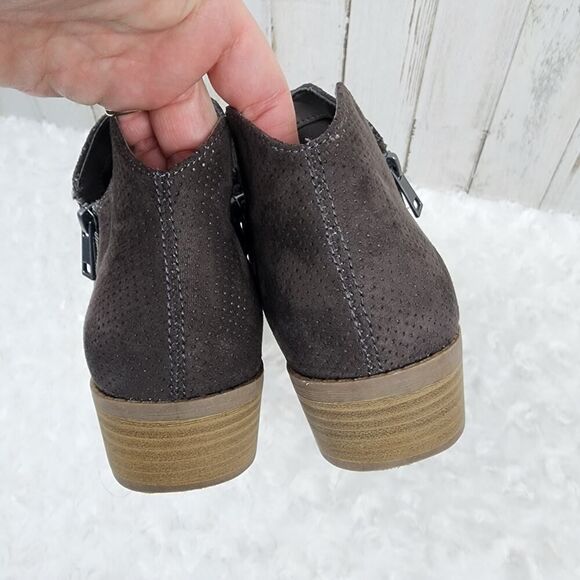 Universal Thread Ankle Perforated Suede Bootie Brown Size 8 - Picture 5 of 9